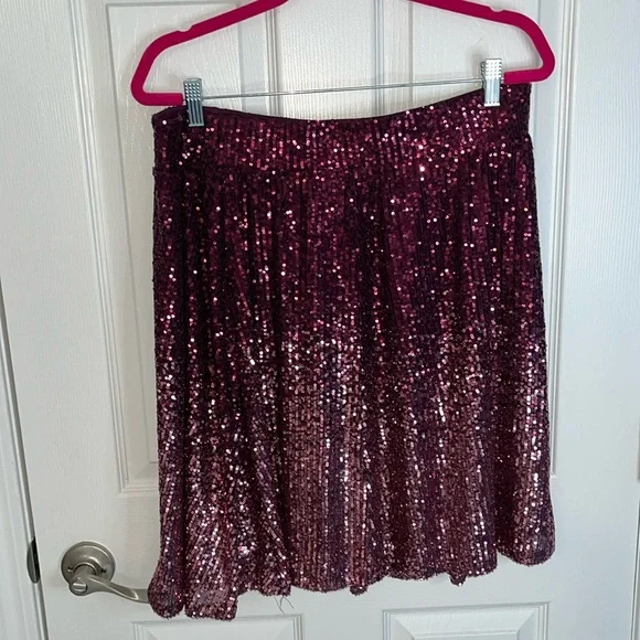 TORRID skirt with rhinestones and graduated colors size one - Picture 1 of 5